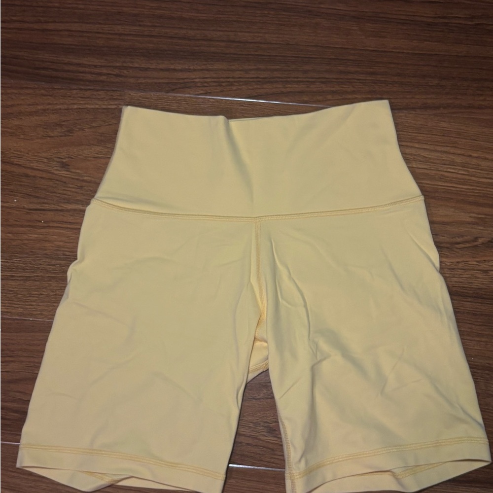 TNA Golden Butter High Rise 5 inch bike shorts